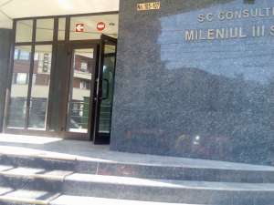 Proprietar,  vind spatiu comercial / birouri,  fost sediu de banca,  situate in Cotroceni,  str. Dr.