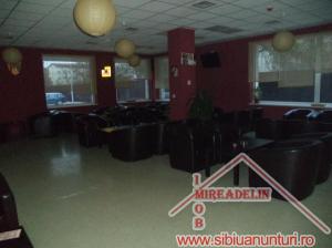 INCHIRIEZ SPATIU COMERCIAL,   200 mp,   ZONA CENTRALA