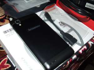Vand Super telefon 2013 Lenovo P780 bateria cea mai mare 4000mAh  Dual SIM,   HD GPS