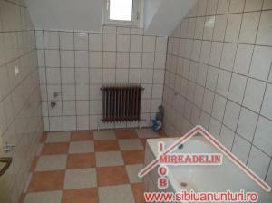 INCHIRIEZ APARTAMENT 3 CAMERE LA MANSARDA  110mp