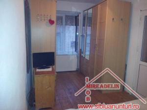 INCHIRIEZ APARTAMENT  2 CAMERE,   ULTRACENTRAL 60mp
