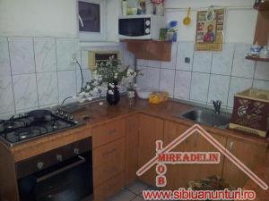 INCHIRIEZ APARTAMENT  2 CAMERE,   ULTRACENTRAL 60mp