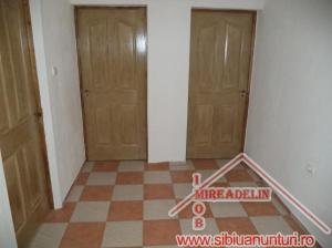 INCHIRIEZ APARTAMENT 3 CAMERE LA MANSARDA  110mp