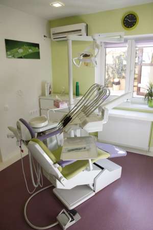 Inchiriez tura in cabinet stomatologic modern