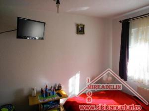 VAND APARTAMENT 3 CAMERE ,  ZONA CEDONIA 48mp