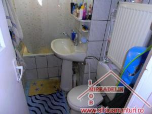 VAND APARTAMENT 3 CAMERE ,  ZONA CEDONIA 48mp