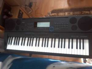 Vand orga casio in perfecta stare