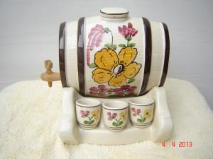 Butoias ceramic cu 6 paharele pentru tarii