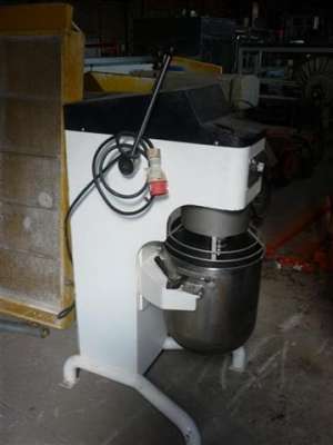 mixer planetar 70 L