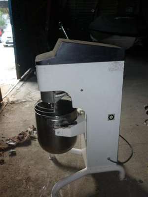 mixer planetar 70 L