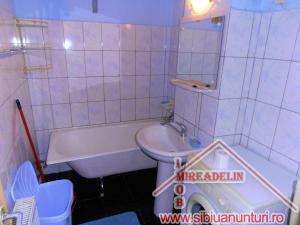 INCHIRIEZ APARTAMENT 2 CAMERE ,  ZONA DIODA