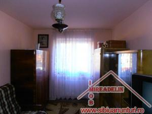 INCHIRIEZ  APARTAMENT 2 CAMERE ,  ZONA TREI STEJARI 48mp