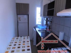 INCHIRIEZ  APARTAMENT  2 CAMERE ,  ZONA CALEA CISNADIEI