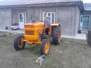 Tractor marca LEUT 45 an 1985