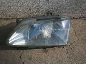 Far stanga Renault Megan 1 in stare foarte buna