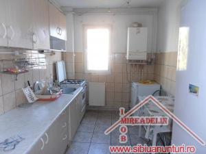 INCHIRIEZ APARTAMENT 3 CAMERE,   B-dul Mihai Viteazu 60mp