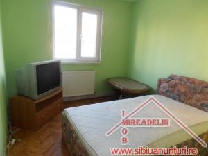 INCHIRIEZ APARTAMENT 3 CAMERE,   B-dul Mihai Viteazu 60mp