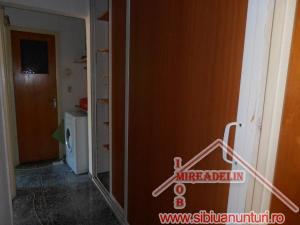 INCHIRIEZ APARTAMENT 3 CAMERE,   B-dul Mihai Viteazu 60mp