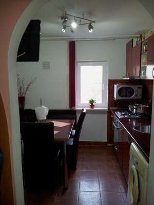 Vand apartament 4 camere in Navodari