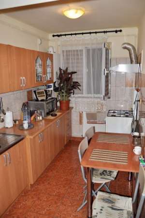 vanzare apartament de 2 camere in Campina