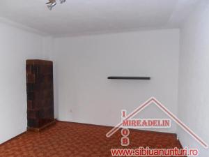 INCHIRIEZ CASA 2 CAMERE ,  STRAND