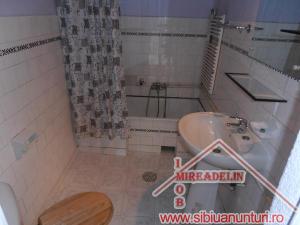 INCHIRIEZ CASA 2 CAMERE ,  STRAND
