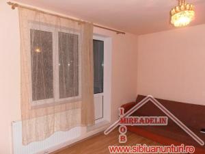 INCHIRIEZ  APARTAMENT  2 CAMERE ,   CEDONIA 34mp