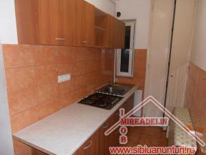 INCHIRIEZ  APARTAMENT  2 CAMERE ,   CEDONIA 34mp