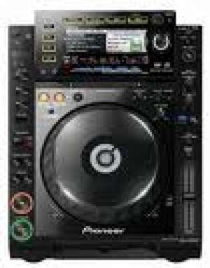 LATEST PIONEER CDJ-2000 Multi Player is 800 Euro