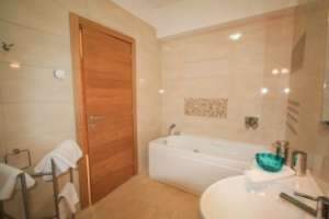 De inchiriat apartament central de lux pret 349 euro,  Mamaia 2013