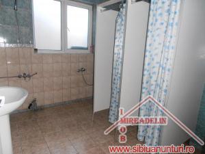 INCHIRIEZ APARTAMENT 4 CAMERE,   ZONA CALEA POPLACII 120mp