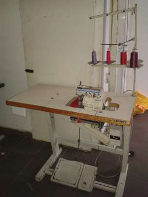 Masini de cusut industriale