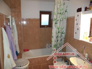 VAND APARTAMENT 2 CAMERE DE LUX ,   ZONA HIPODROM III 67
