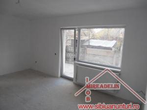 VAND APARTAMENT 2 CAMERE ,   ZONA COMPLEX ALBA IULIA,   70 mp