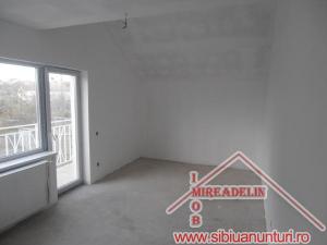 Titlu:VAND APARTAMENT 3 CAMERE ,   ZONA COMPLEX ALBA IULIA,   70 mp