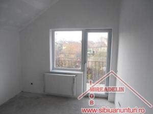 Titlu:VAND APARTAMENT 3 CAMERE ,   ZONA COMPLEX ALBA IULIA,   70 mp