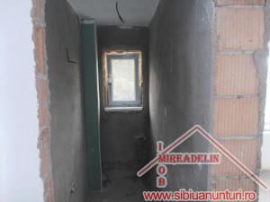 Titlu:VAND APARTAMENT 3 CAMERE ,   ZONA COMPLEX ALBA IULIA,   70 mp