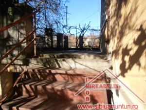 INCHIRIEZ APARTAMENT 2 CAMERE,   LA CASA,   CENTRAL ,   64mp