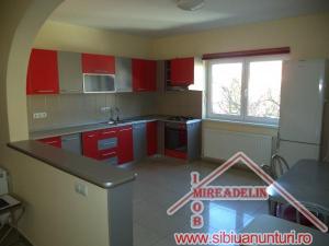 INCHIRIEZ APARTAMENT 2 CAMERE LA VILA ,  ZONA STR MOARA DE SCOARTA