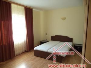 INCHIRIEZ APARTAMENT 2 CAMERE LA VILA ,  ZONA STR MOARA DE SCOARTA