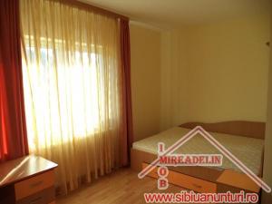 INCHIRIEZ APARTAMENT 2 CAMERE LA VILA ,  ZONA STR MOARA DE SCOARTA