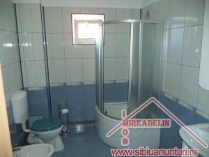 INCHIRIEZ APARTAMENT 2 CAMERE LA VILA ,  ZONA STR MOARA DE SCOARTA