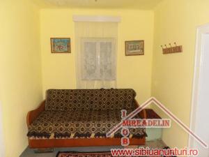 INCHIRIEZ  CASA 2 CAMERE ,  VALEA AURIE,   50 mp