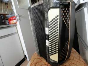 vand acordeon Hohner Tango II M-96 basi, 8 registre, stare Super!-500 euro