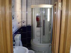 Vand sau inchiriez 3 camere V.Lascar