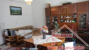 VAND CASA D+P + SPATIU COMERCIAL,     Loc. TURNU ROSU
