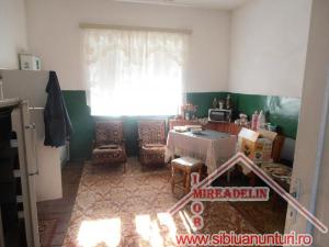 VAND CASA D+P + SPATIU COMERCIAL,     Loc. TURNU ROSU