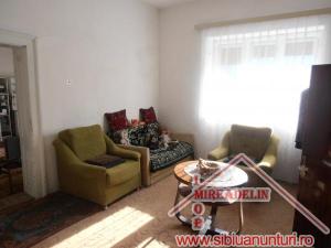 VAND CASA D+P + SPATIU COMERCIAL,     Loc. TURNU ROSU