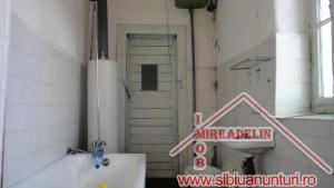 VAND CASA D+P + SPATIU COMERCIAL,     Loc. TURNU ROSU