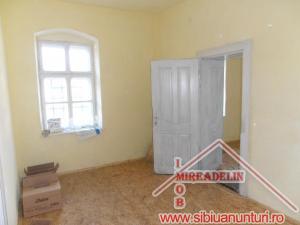 VAND CASA D+P + SPATIU COMERCIAL,     Loc. TURNU ROSU